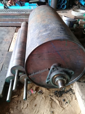 ลูกกลิ้งเหล็กสภาพดี ลูกกลิ้งเหล็กสภาพดี