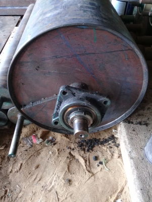 ลูกกลิ้งเหล็กสภาพดี ลูกกลิ้งเหล็กสภาพดี