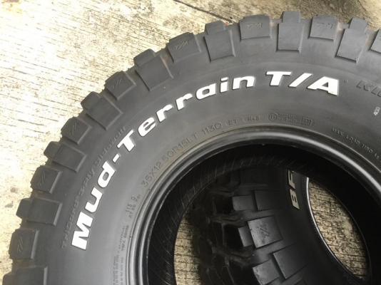 ยาง BF MUD km2 35x12.5x15 ดอกเต็มมาก สภาพสวย 4เส้น