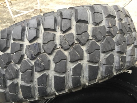 ยาง BF MUD km2 35x12.5x15 ดอกเต็มมาก สภาพสวย 4เส้น