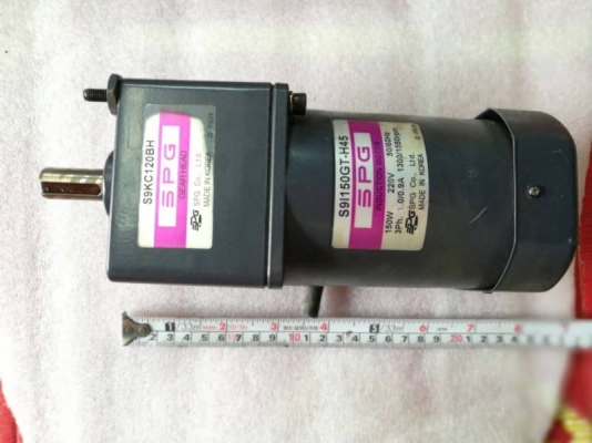 1300 บ..ส่งฟรี โทร 083-2000058LINE ID: line832923 มอเตอร์เกียร์ยี่ห้อ SPG ขนาด 150W 220V อัตราทด 1:1