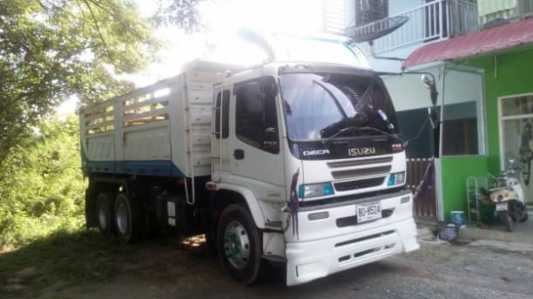 10ล้อดั้มพ์ ISUZU 270แรงม้า ปี49 เครื่องดี แอร์เย็น คัทซีสวย เล่มพร้อมโอน ราคาต่อรองได้ครับ สนใจสอบถาม 0872976734