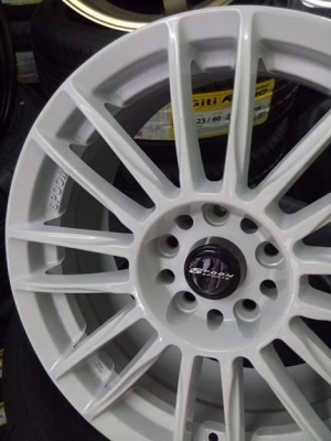 ลดแหลกล้อใหม่สปูน ขอบ 17 ใส่รถ 5 รู 114 สี่วง 6900 บาท