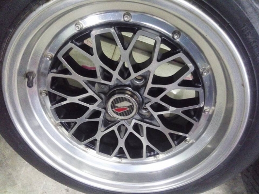 แม็กเลนโซ่ 15 กว้าง 8 พร้อมยาง pirelli ปี 15