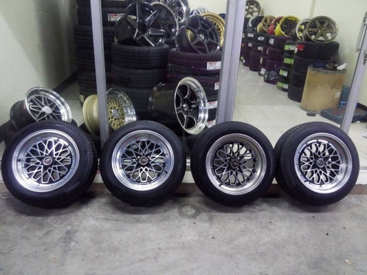 แม็กเลนโซ่ 15 กว้าง 8 พร้อมยาง pirelli ปี 15