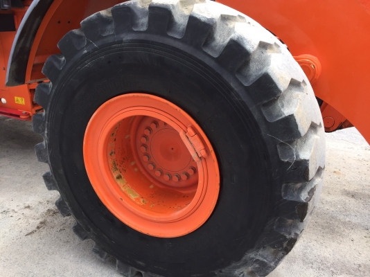 ขายรถสวยนำเข้า HITACHI ZW220-5B นำเข้าจากญี่ปุ่น สวยจัด โทร.090-986-2521 อ๊อบ