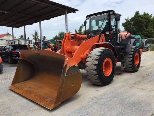 ขายรถสวยนำเข้า HITACHI ZW220-5B นำเข้าจากญี่ปุ่น สวยจัด โทร.090-986-2521 อ๊อบ