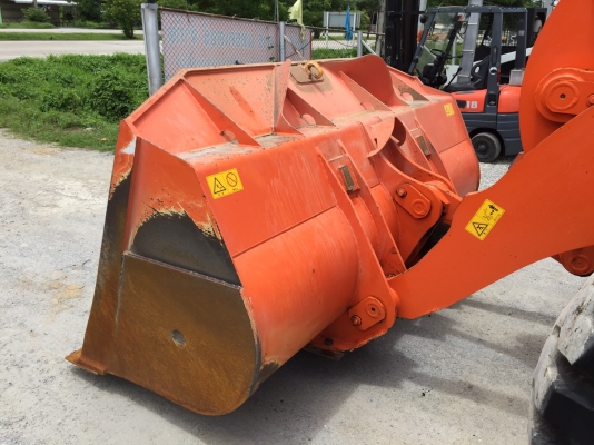 ขายรถสวยนำเข้า HITACHI ZW220-5B นำเข้าจากญี่ปุ่น สวยจัด โทร.090-986-2521 อ๊อบ