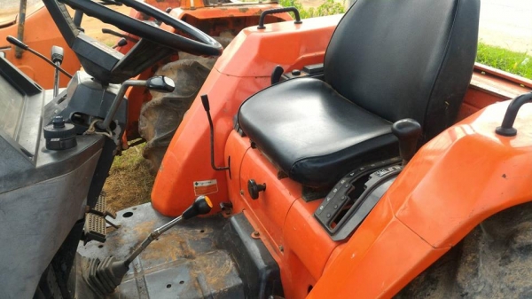 ขายรถไถ KUBOTA GL277 พร้อมดันหน้า ราคา 93,000 ราคาต่อรองได้ สนใจโทรคุยกันก่อนได้ครับ มีรถขนส่งบริการทั่วไทย ร้านสามย่านแทรคเตอร์ อ.แกลง จ.ระยอง โทร 0818618678 ,0899347475 id line=0818618678 id line=0917315475