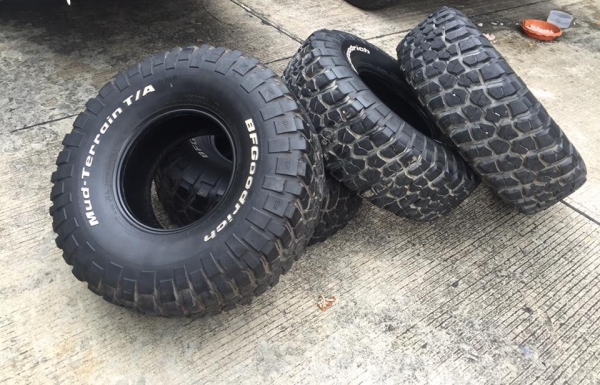 ยาง BF MUD km2 ดอกเต็มมาก สภาพสวย 4เส้น ยาง BF MUD km2 ดอกเต็มมาก สภาพสวย 4เส้น