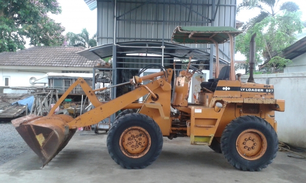 ต้องการขายรถตักล้อยางยี่ห้อKOMATSU-505 รถนอกนำเข้าจากญี่ปุ่น