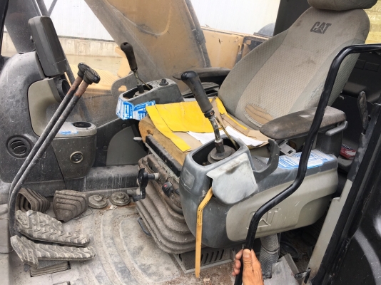 รถแบคโฮ CAT 320D ( กระบอกดำ. ) สนใจติดต่อ 081 - 6079515
