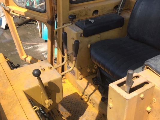 รถดัน ยี่ห้อ komatsu รุ่น D53P-17 รถดัน ยี่ห้อ komatsu รุ่น D53P-17