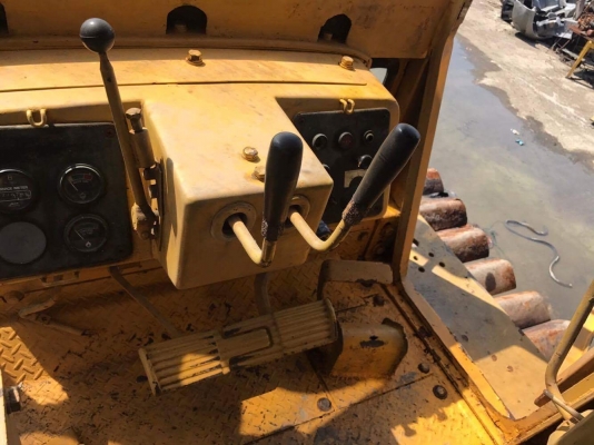 รถดัน ยี่ห้อ komatsu รุ่น D53P-17 รถดัน ยี่ห้อ komatsu รุ่น D53P-17