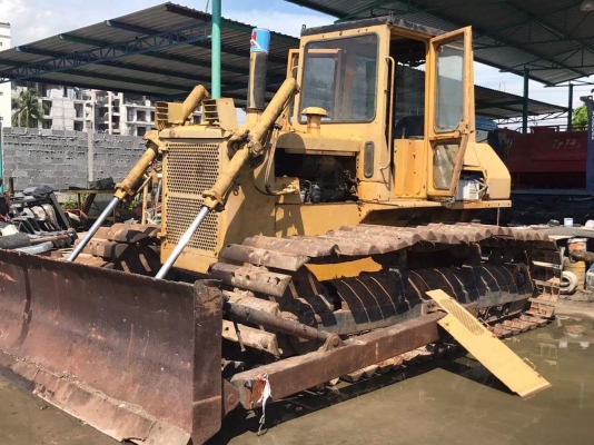 รถดัน ยี่ห้อ komatsu รุ่น D53P-17 รถดัน ยี่ห้อ komatsu รุ่น D53P-17