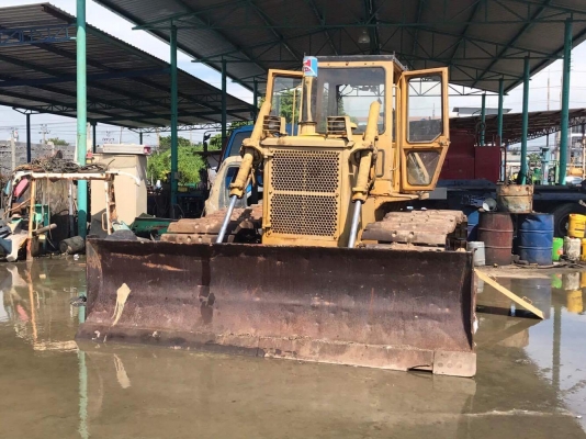 รถดัน ยี่ห้อ komatsu รุ่น D53P-17 รถดัน ยี่ห้อ komatsu รุ่น D53P-17