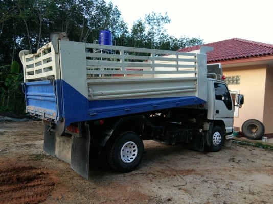 รถอีซูซุ 6 ล้อดั้ม NPR 130 แรงม้า ปี 51. สนใจติดต่อ 081 - 6079515