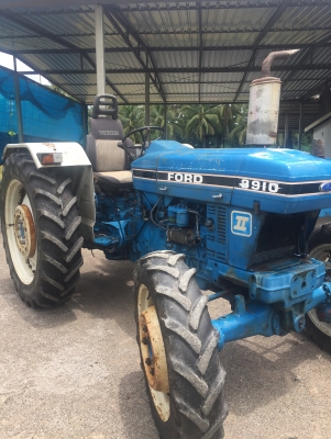 ขายรถไถเก่าญี่ปุ่น ยี่ห้อ ฟอร์ด รุ่น 3910 (คาราโร่)ขับเคลื่อน 4ล้อ (4WD) ขนาด 50. แรงม้า