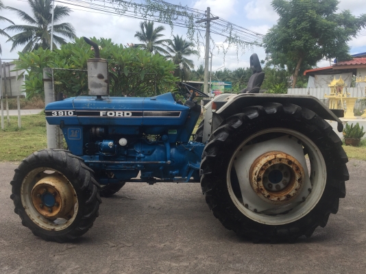 ขายรถไถเก่าญี่ปุ่น ยี่ห้อ ฟอร์ด รุ่น 3910 (คาราโร่)ขับเคลื่อน 4ล้อ (4WD) ขนาด 50. แรงม้า