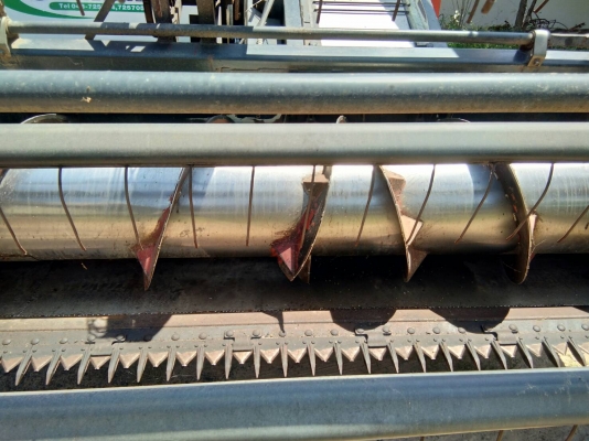 ขายรถเกี่ยวข้าว DC 95 PLUS ปี 56 ใช้งานได้ 1600 ชม  ได้เทลเลอร์พร้อมครับ