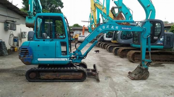 ขายKUBOTA K035-3 เก่าญี่ปุ่นแท้  สภาพสวย  เดิมๆๆ  เครื่องปั๊มดี  พร้อมใช้  โทร  089-3818694  ดวงนภา