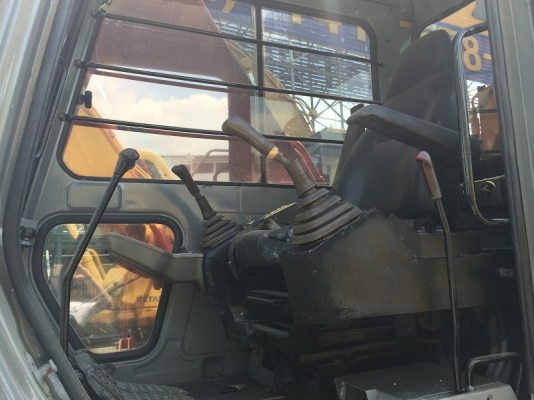 รถขุด Hitachi EX200-2-1283 สภาพดี ใช้งานได้ทันที สนใจติดต่อได้ที่ 091 695-6445