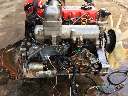 ขายนิสสันBD25. พร้อมเล่ม แดงมัน สวยเดิมติดดีไม่มีไอ. เครื่องพร้อมเกียนิสสัน