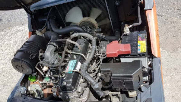 ขายด่วนรถยก TOYOTA 8FG15ยก1.5ตันเสาสูง3เมตรยางตันใหม่4เส้นรถนอกนำเข้ายังไม่เคยใช้งานในเมืองไทยเลย