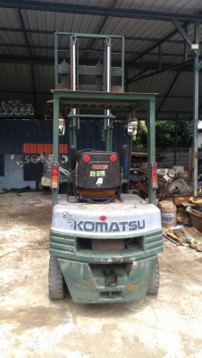 รถฟอร์คลิฟต์ KOMATSU FG15-15 รถเก่านอกพึ่งนำเข้ามา ยังไม่เคยใช้งานในไทย เกียร์ออโต้ ยางตัน 4 เส้น ยกสูง 3 เมตร พร้อมใช้งาน