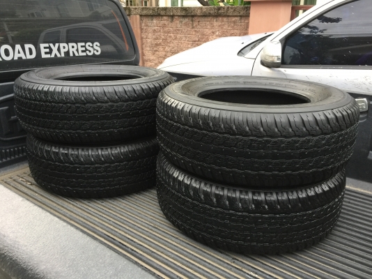 ยาง Yokohama 265 65 17 กลางปี15 ดอกเต็ม ไม่มีปะ ใช้ยาว ราคาไม่แพง