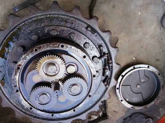 ขออณุญาติขาย ตัวเดิน 120-6 สวยๆเฟืองไม่บิ่น ไม่แตกพร้อมใช้งานราคาคู่ละ 130000 สนใจติดต่อ 0853224877-0988930465