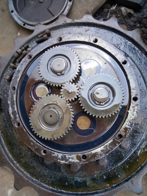 ขออณุญาติขาย ตัวเดิน 120-6 สวยๆเฟืองไม่บิ่น ไม่แตกพร้อมใช้งานราคาคู่ละ 130000 สนใจติดต่อ 0853224877-0988930465