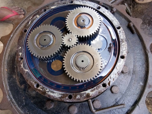 ขออณุญาติขาย ตัวเดิน 120-6 สวยๆเฟืองไม่บิ่น ไม่แตกพร้อมใช้งานราคาคู่ละ 130000 สนใจติดต่อ 0853224877-0988930465