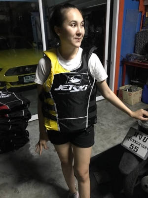 ลดราคาเสื้อชูชีพ JETSKI freesize เพียง1,900บ. (ส่งฟรีทั่วไทย)EMS