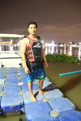 ลดราคาเสื้อชูชีพ JETSKI freesize เพียง1,900บ. (ส่งฟรีทั่วไทย)EMS