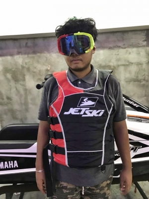 ลดราคาเสื้อชูชีพ JETSKI freesize เพียง1,900บ. (ส่งฟรีทั่วไทย)EMS