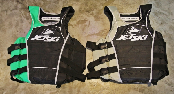 ลดราคาเสื้อชูชีพ JETSKI freesize เพียง1,900บ. (ส่งฟรีทั่วไทย)EMS
