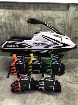 ลดราคาเสื้อชูชีพ JETSKI freesize เพียง1,900บ. (ส่งฟรีทั่วไทย)EMS