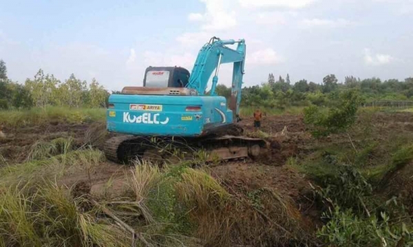 ขาย 1,685,000 บาท รถแบ็คโฮ KOBELCO SK200-8 Yn12 Super ใช้งาน 12,8xx ชั่วโมง บอดี้สวย บูมอาร์มไม่แตกไม่ร้าว บุ้งกี๋สวย เครื่องดี ปั้มและระบบไฮโดรลิคทำงานดี ระบบไฟฟ้าครบ คอลโทรลนิ่ม เอวแน่น เฟรมสวย โซ่พอใช้ ใบแทร็คหนา สภาพดี พร้อมใช้งาน เอกสารชุดแจ้งจำหน่าย ขาย 1,685,000 บาท รถแบ็คโฮ KOBELCO SK200-8 Yn12 Super ใช้งาน 12,8xx ชั่วโมง บอดี้สวย บูมอาร์มไม่แตกไม่ร้าว บุ้งกี๋สวย เครื่องดี ปั้มและระบบไฮโดรลิคทำงานดี ระบบไฟฟ้าครบ คอลโทรลนิ่ม เอวแน่น เฟรมสวย โซ่พอใช้ ใบแทร็คหนา สภาพดี พร้อมใช้งาน เอกสารชุดแจ้งจำหน่าย