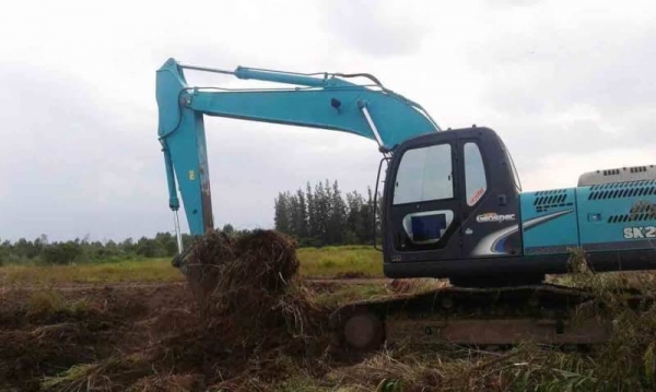 ขาย 1,685,000 บาท รถแบ็คโฮ KOBELCO SK200-8 Yn12 Super ใช้งาน 12,8xx ชั่วโมง บอดี้สวย บูมอาร์มไม่แตกไม่ร้าว บุ้งกี๋สวย เครื่องดี ปั้มและระบบไฮโดรลิคทำงานดี ระบบไฟฟ้าครบ คอลโทรลนิ่ม เอวแน่น เฟรมสวย โซ่พอใช้ ใบแทร็คหนา สภาพดี พร้อมใช้งาน เอกสารชุดแจ้งจำหน่าย ขาย 1,685,000 บาท รถแบ็คโฮ KOBELCO SK200-8 Yn12 Super ใช้งาน 12,8xx ชั่วโมง บอดี้สวย บูมอาร์มไม่แตกไม่ร้าว บุ้งกี๋สวย เครื่องดี ปั้มและระบบไฮโดรลิคทำงานดี ระบบไฟฟ้าครบ คอลโทรลนิ่ม เอวแน่น เฟรมสวย โซ่พอใช้ ใบแทร็คหนา สภาพดี พร้อมใช้งาน เอกสารชุดแจ้งจำหน่าย