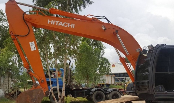 ขาย!! >>> Hiatchi Zx200 รุ่น 5G 1,790,000 บาท เล่มทะเบียน <<< เบอร์ติดต่อ 098-7155789 086-4631102