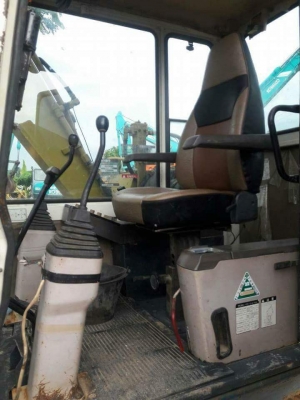 ขาย KOMATSU PC60-6  เก่าญี่ปุ่นแท้  สภาพสวย เครื่องปั๊มดี  มีลายแย๊ก  5,XXX  ชั่วโมง  โทร 089-3818694  ดวงนภา