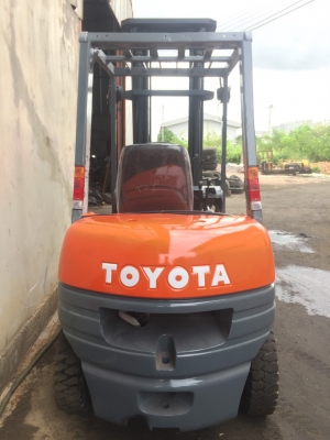 ขายด่วนน!! TOYOTA รุ่น 6 FD25 เสา 6 เมตร เกียร์ Manual