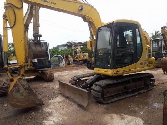ขายKOMATSU PC60-7 เก่าญี่ปุ่นแท้  สภาพสวย  มีผานหน้า ปลายยาว พิเศษ  พร้อมใช้ โทร 089-3818694  ดวงนภา