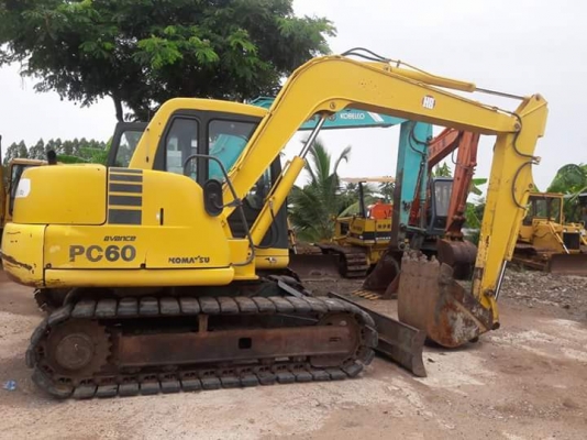 ขายKOMATSU PC60-7 เก่าญี่ปุ่นแท้  สภาพสวย  มีผานหน้า ปลายยาว พิเศษ  พร้อมใช้ โทร 089-3818694  ดวงนภา