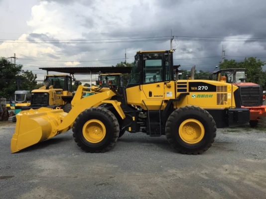 ขายรถตัก KOMATSU WA270-5 ญี่ปุ่นแท้ สวยจัด ปีใหม่ รถสมบูรณ์มาก