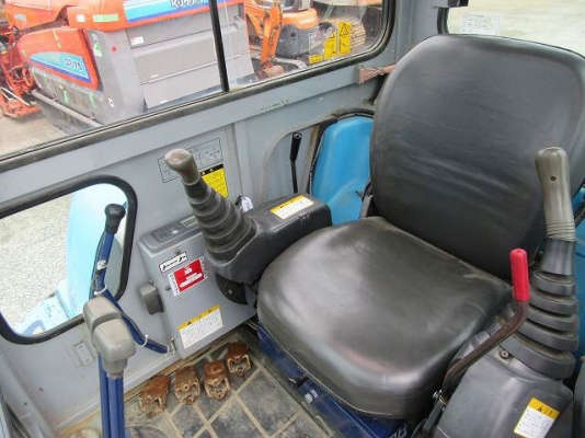 ถึงไทยแล้วครับ HITACHI EX40U ขนาด 4ตัน สวยงามมากๆ โทร.090-986-2521 อ๊อบ