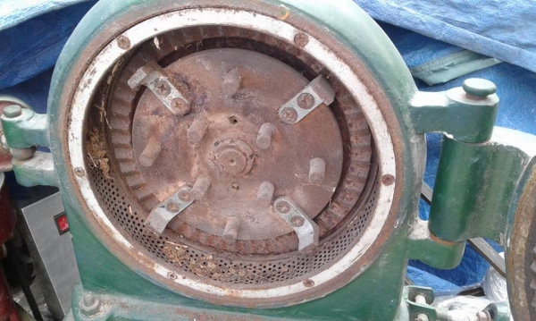 ต้องการขายเครื่อบบดแบบจานหมุน ต้องการขายเครื่อบบดแบบจานหมุน