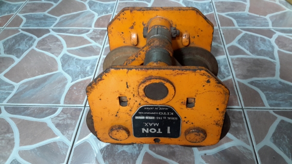 รอกค้างคาววิ่งบนราง KITO 1TON