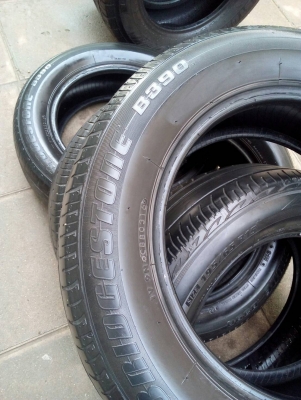 195/65R15  BRIDGESTONE B390 ปีใหม่  ปี16 ชุด 4 เส้น โทร.081-427-3941